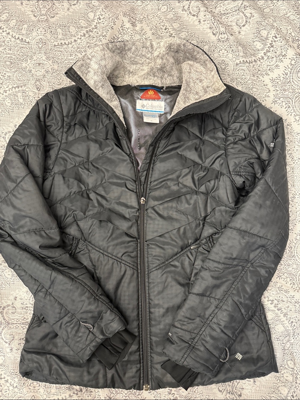 Columbia Interchange - Women's Black Quilted Puffer Jacket w/Fleece Collar - M